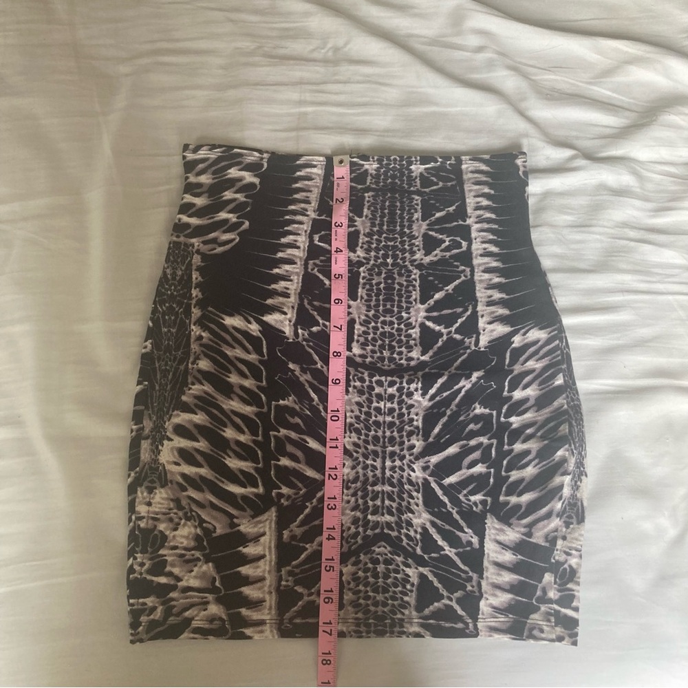 SOLD! Topshop Mini Skirt- very cute animal print pattern - Picture 7 of 8